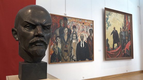 Lenin And Youth